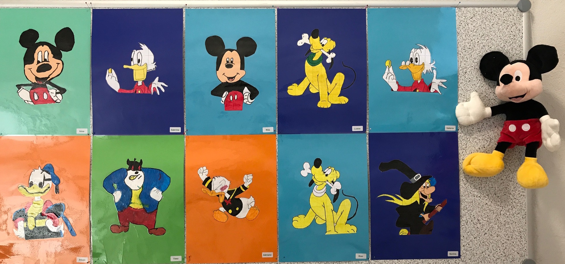 FARBENFROHE Comicfiguren